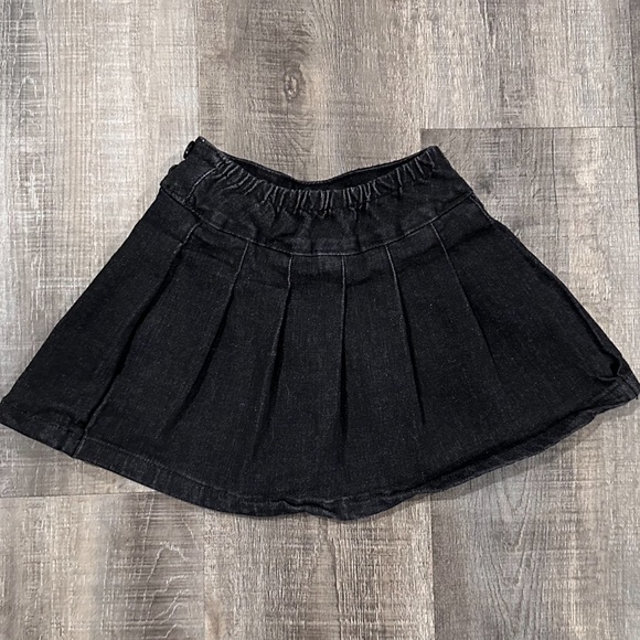 💞 Toddler Girls Size 3T Black Denim Jean Skort Skirt - Picture 2 of 3
